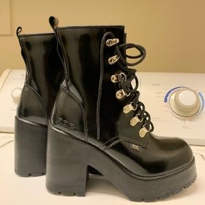 Never worn! Getting rid of some shoes.